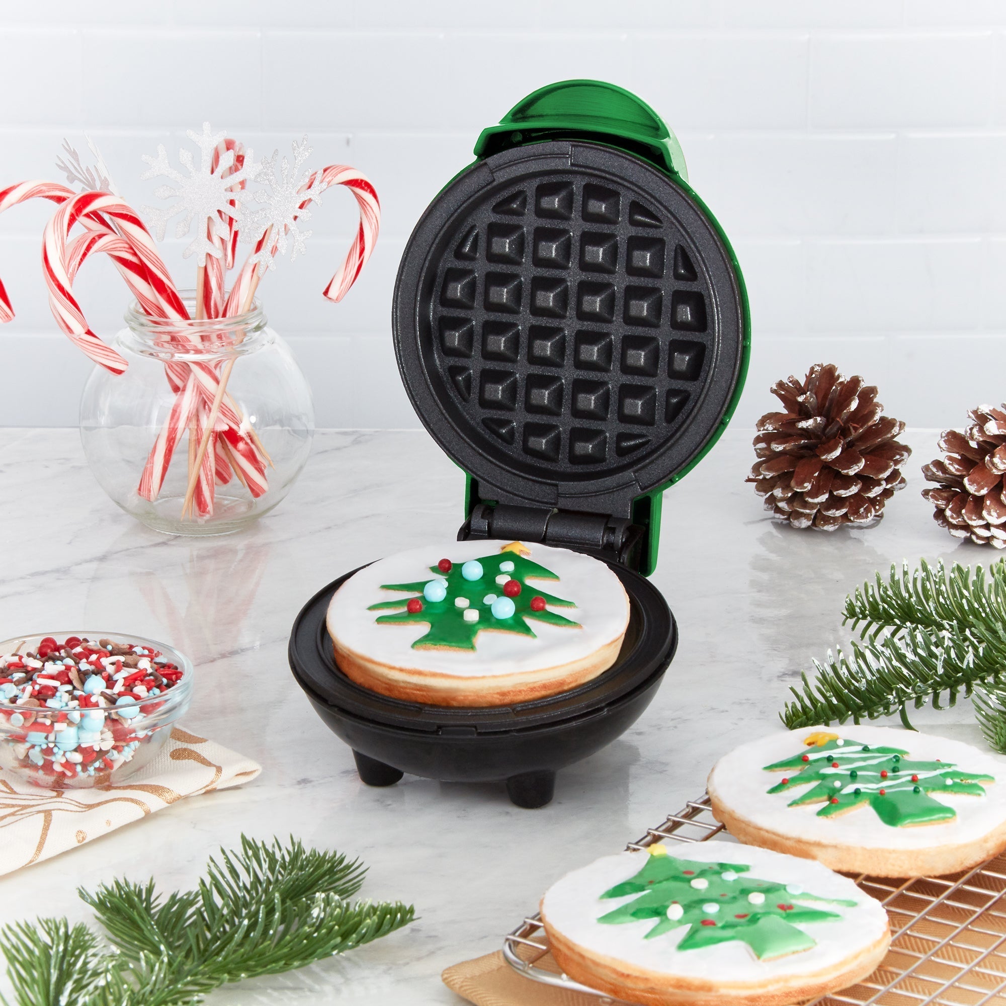 Christmas Tree Mini Waffle Maker C1