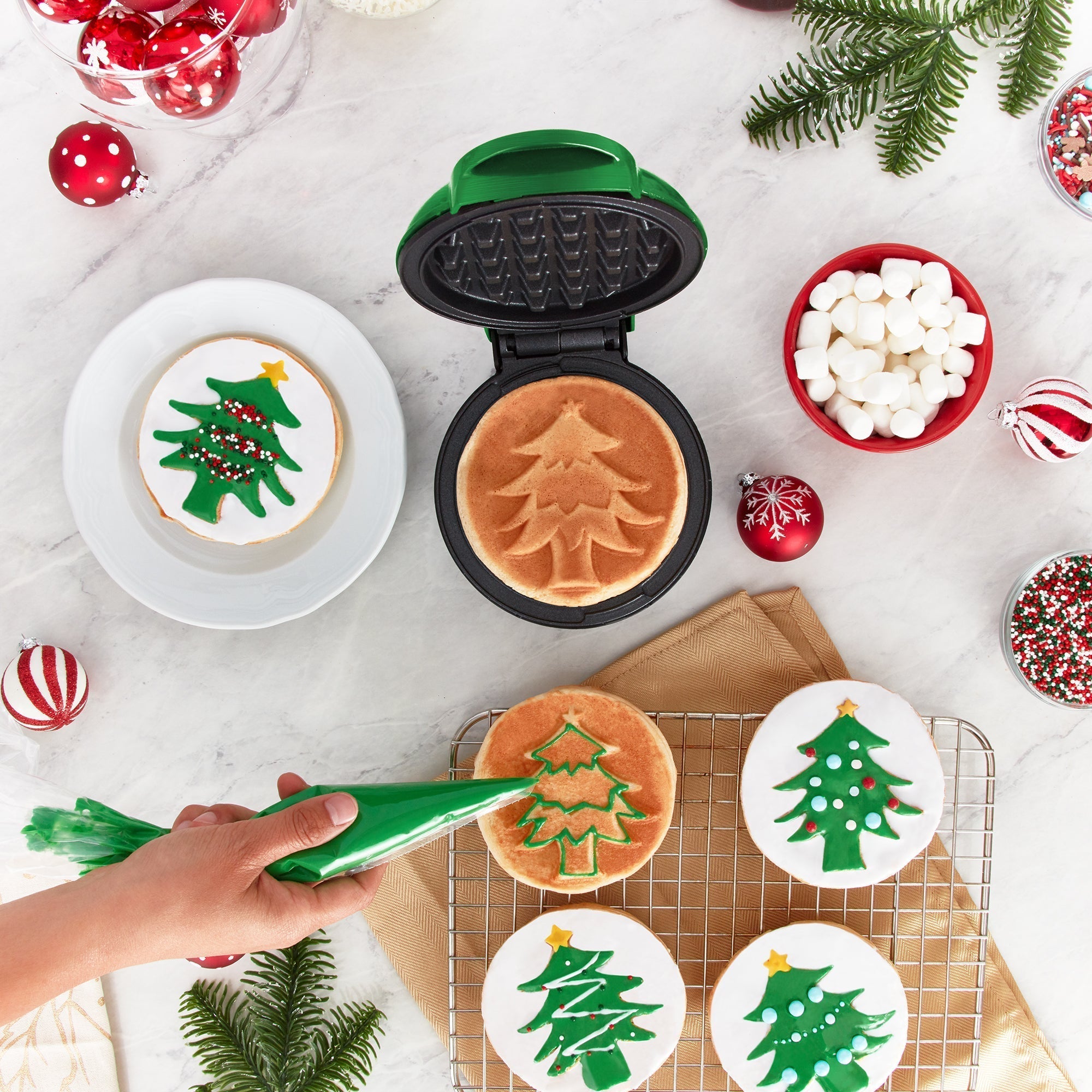 Christmas Tree Mini Waffle Maker C1