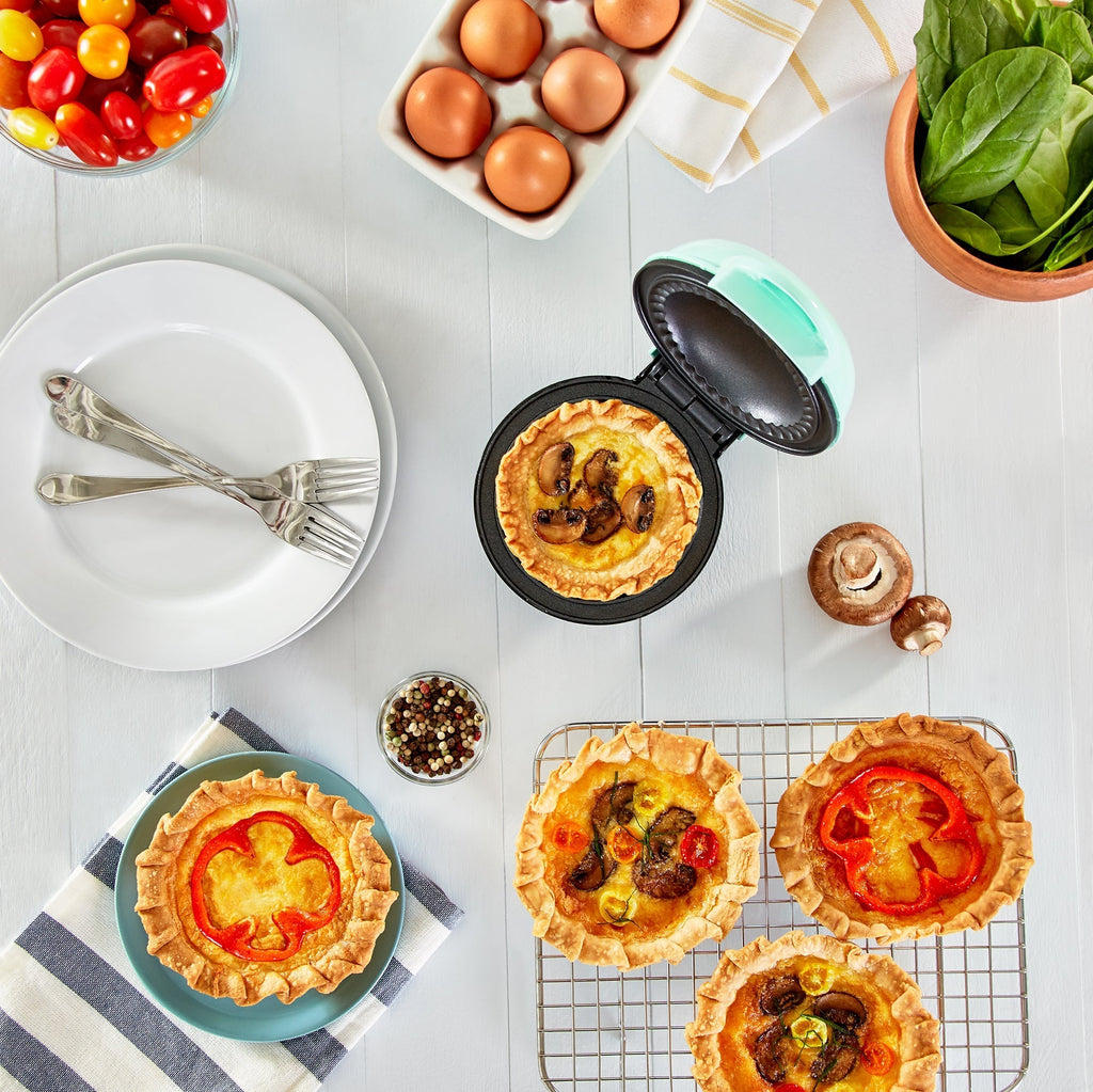 Mini Bundt & Mini Pie Maker Gift Set U2