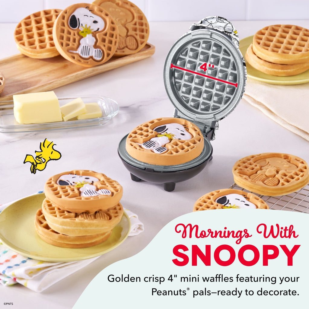 Peanuts x 75th Anniversary Mini Waffle Maker I4