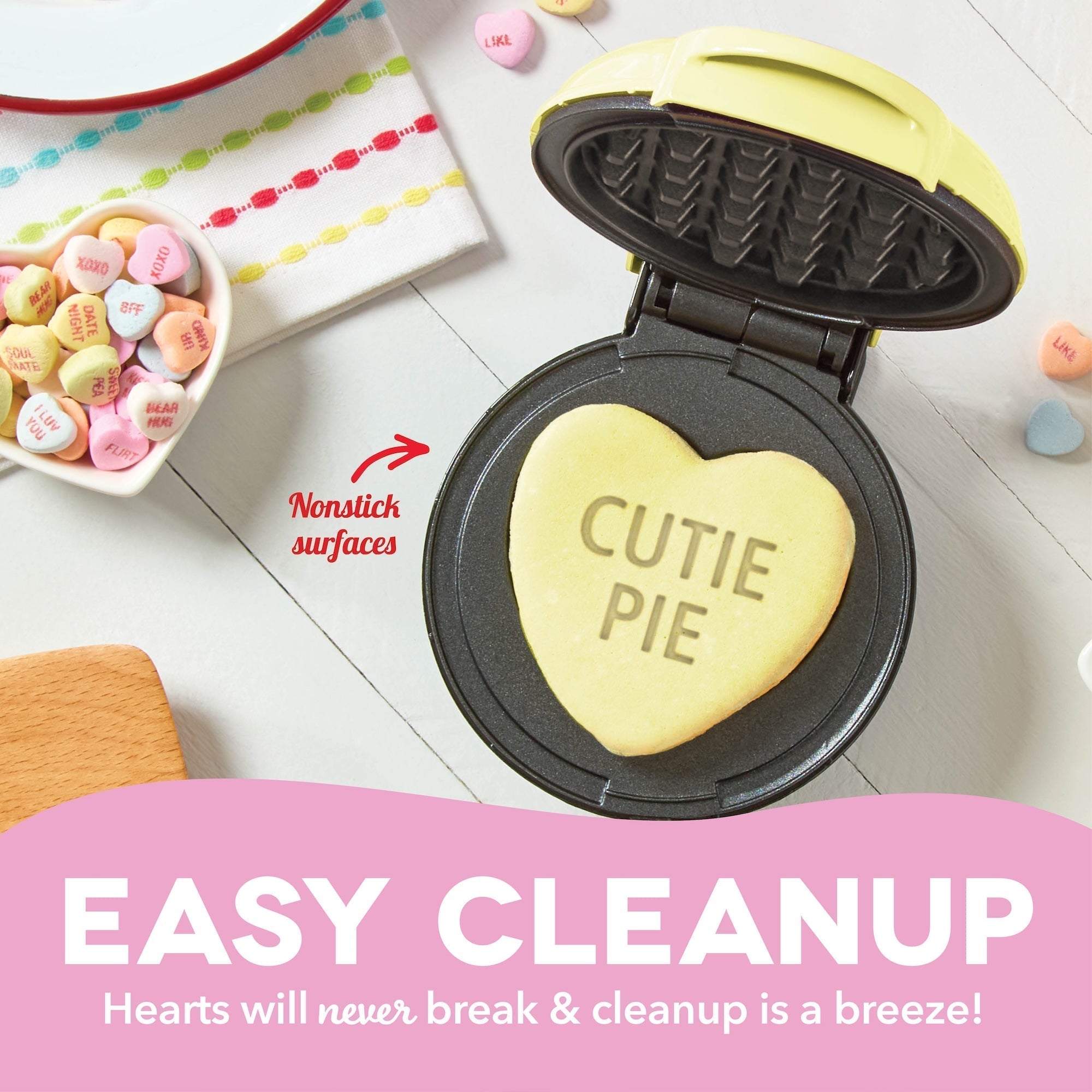 x Sweethearts Mini Waffle Maker J8